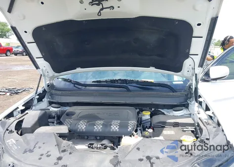 2020 Jeep Cherokee Latitude Plus Fwd z USA, uszkodzony, nr VIN 1C4PJLLB2LD592959